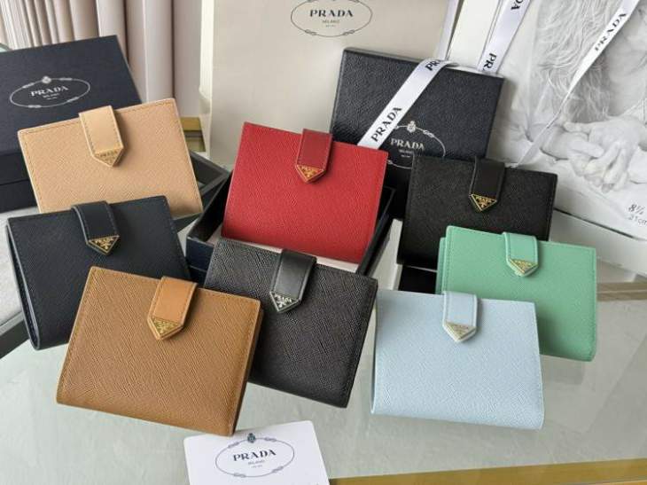 Picture of Prada Wallets _SKUfw204491824fw